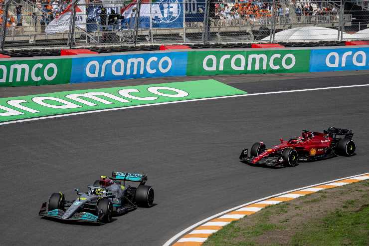 Ex pilota convinto: tra Leclerc e Hamilton è sfida
